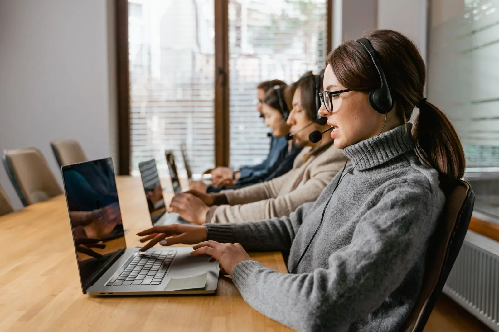 CRM для отдела продаж: как выбрать, внедрить и не потратить деньги впустую