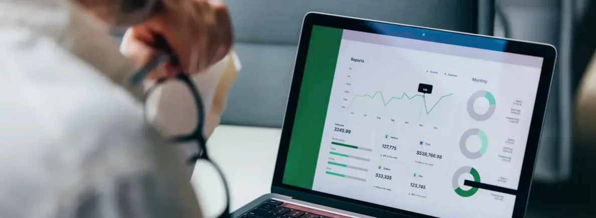 CRM для малого бизнеса: с чего начать и как не утонуть в настройках